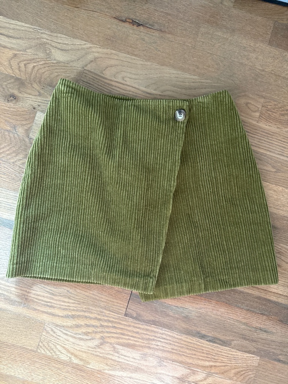 ASOS Green Corduroy Skirt Size 6